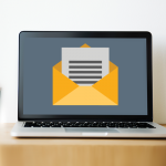 e-mail marketing no computador